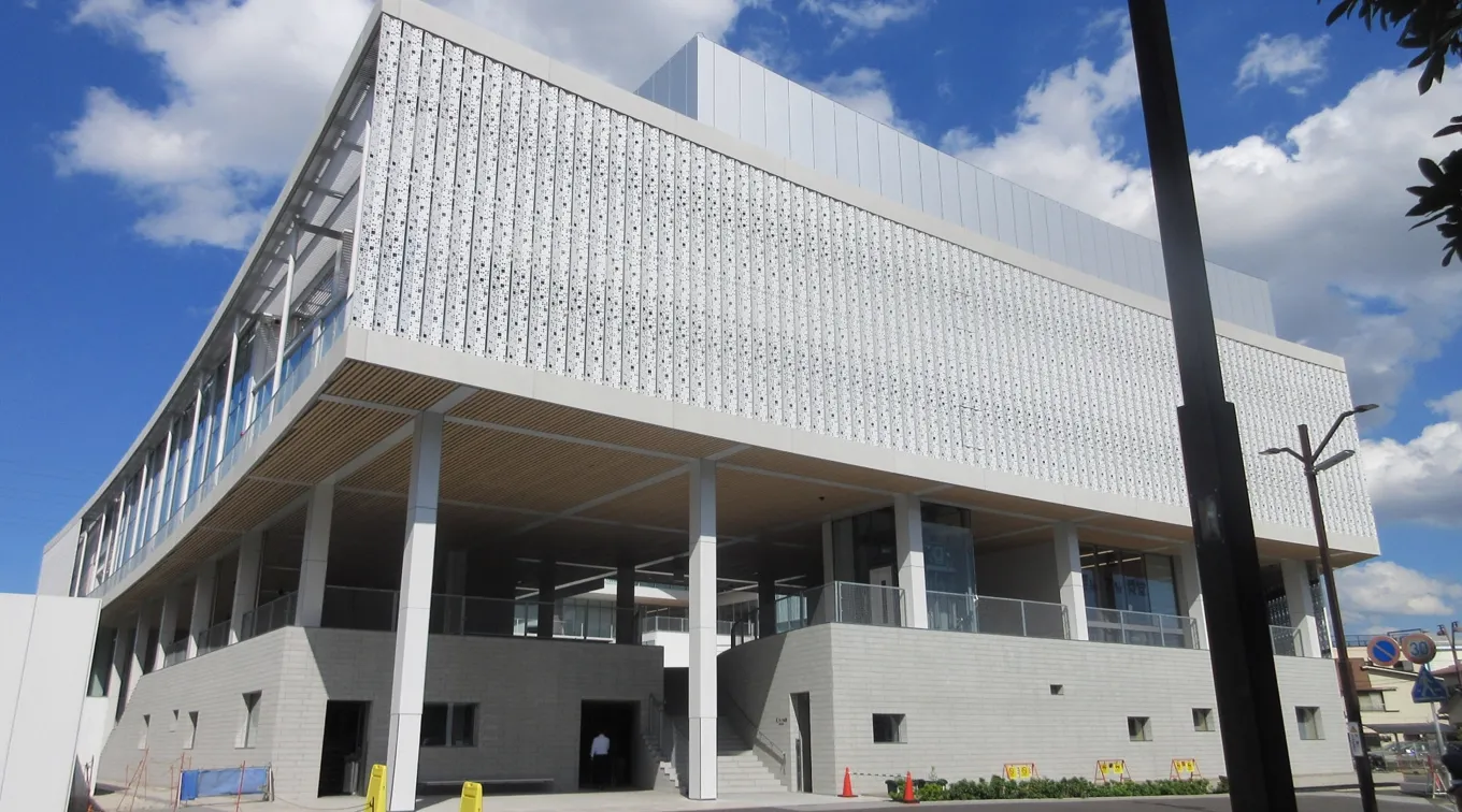 八潮市役所の新庁舎